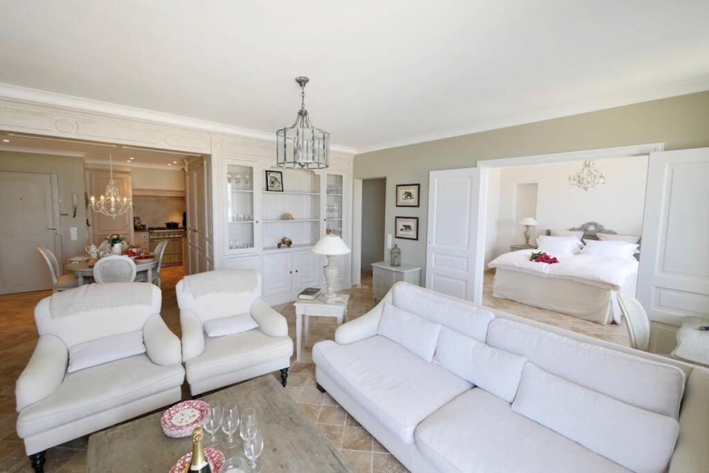 Bord De Mer - Ac, Wifi, Chic, Sea View, Beach 2 Minutes Walk Антиб Екстериор снимка